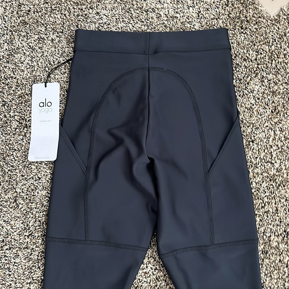 Alo Yoga Black High Waist Utility Legging, NWT - Picture 10 of 10